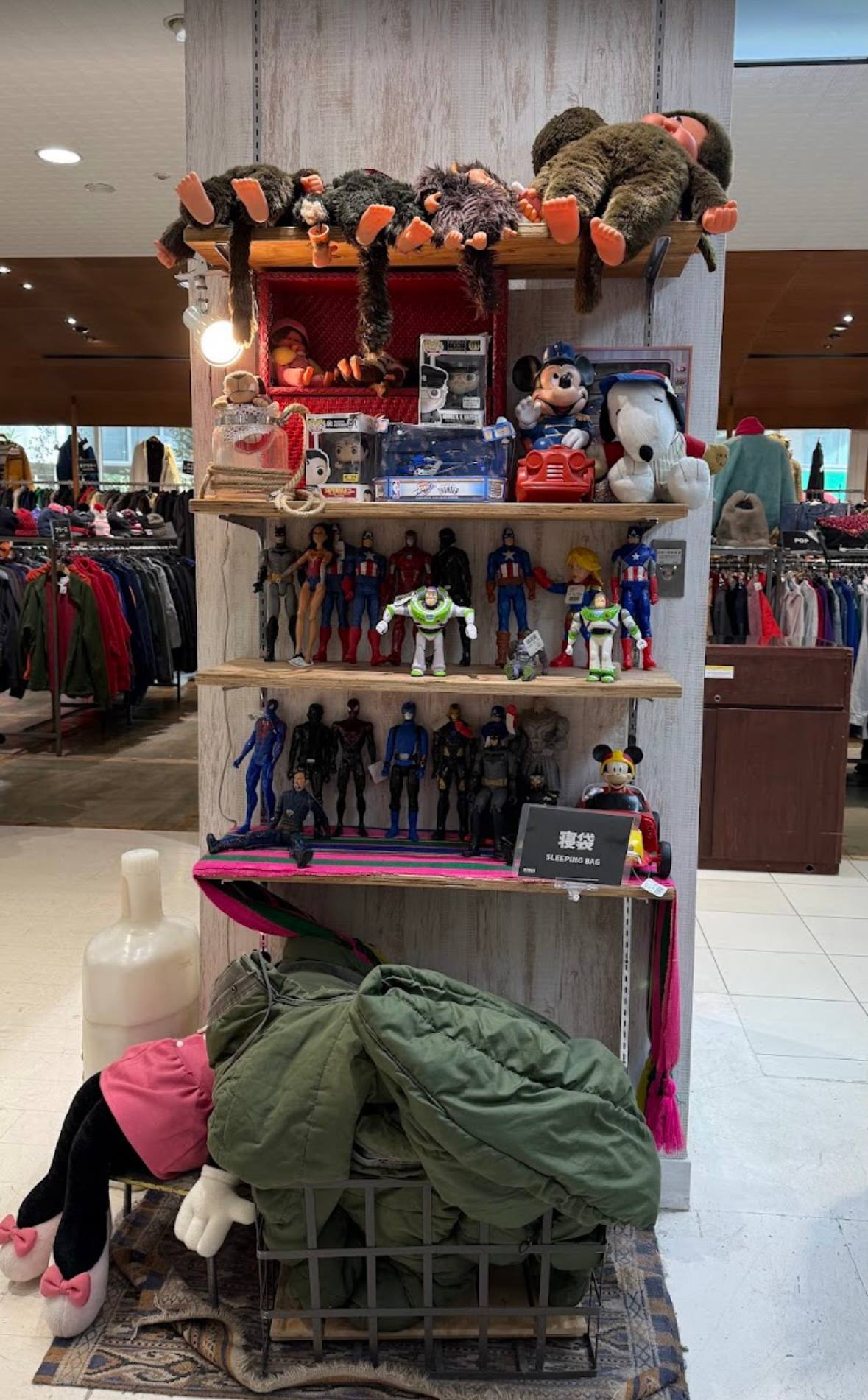 킨지 빅스텝점 피규어&middot;잡화 진열대