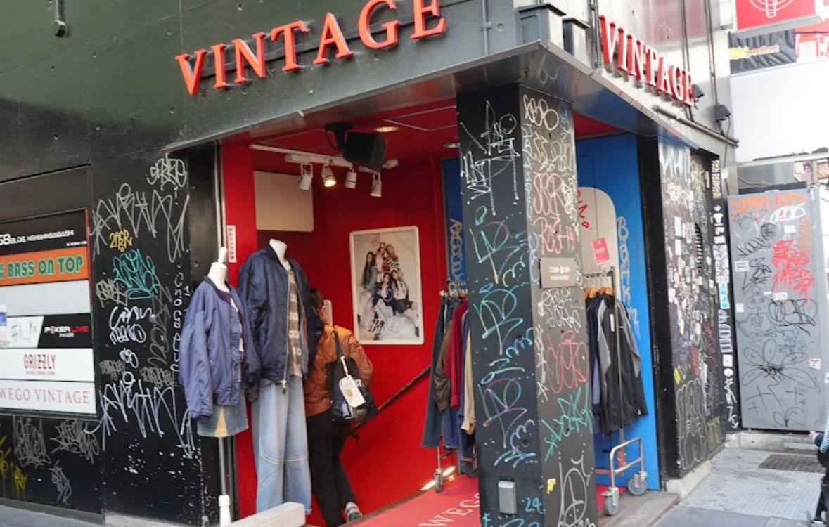 WEGO VINTAGE 아메무라점 외관 그래피티 매장 입구