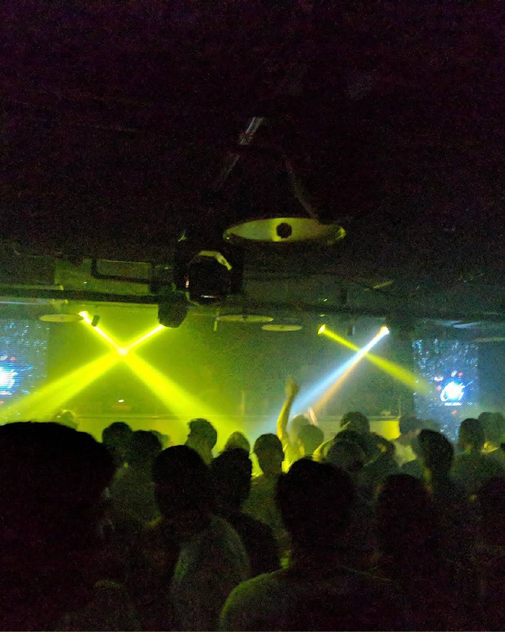 Cat's FUKUOKA 클럽 내부 플로어
